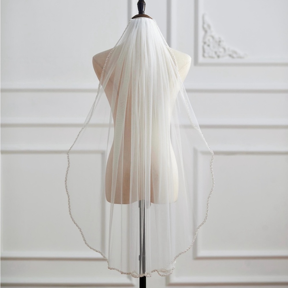 Elegant White Bridal Veil